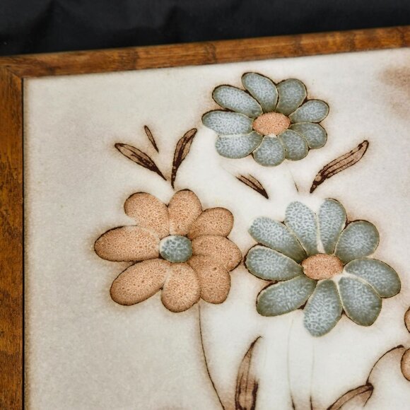 Vintage Italian Ceramic Wall Art Blue & Tan Daisy Tile in Wood Frame 9" Italy - Picture 3 of 8